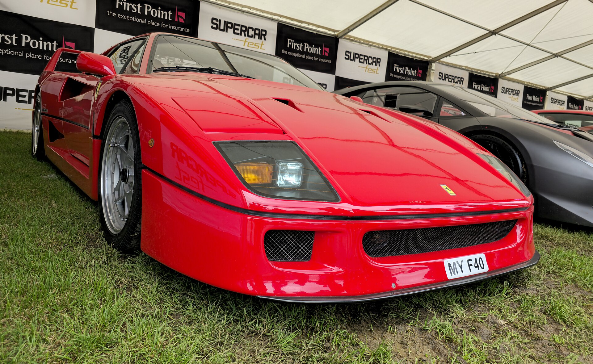 Verified reference photograph of a Ferrari F40